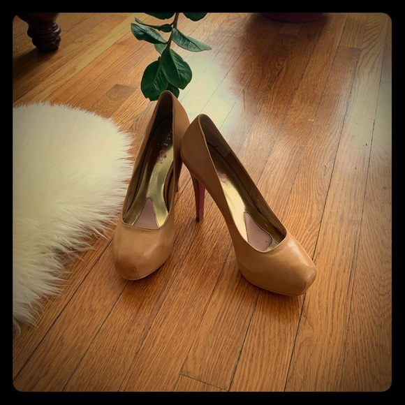 Paris Hilton Shoes - Paris Hilton nude pumps